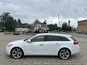 Opel Insignia Sports Tourer 2.0 118kw atm 4x4 2012a (3 foto / 9)