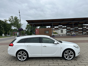 Opel Insignia Sports Tourer 2.0 118kw atm 4x4 2012a (4 foto / 9)