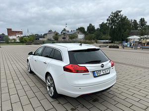 Opel Insignia Sports Tourer 2.0 118kw atm 4x4 2012a (5 foto / 9)