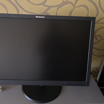 Монитор Lenovo