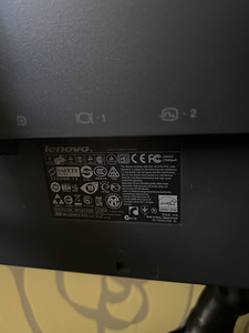 Монитор Lenovo (3 фото из 5)