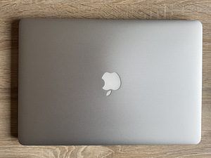 MacBook Pro 15" середина 2015 (1 фото из 3)