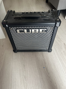 Roland Cube (1 фото из 3)