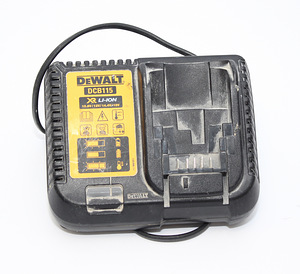 Akulaadija DeWalt DCB115 10.8-20V kiirlaadija (2 foto / 2)