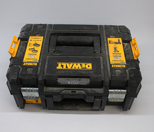 DeWalt DCF787 + DeWalt 4.0Ah 18V (3 фото из 3)