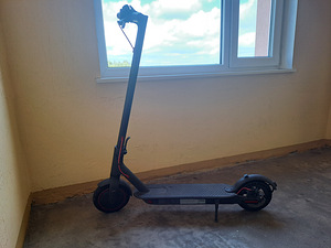 Xiaomi Mi Electric Scooter Pro (3 foto / 3)