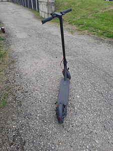 Xiaomi Mi Electric Scooter Pro (2 фото из 5)
