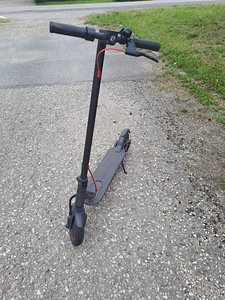 Xiaomi Mi Electric Scooter Pro (4 фото из 5)