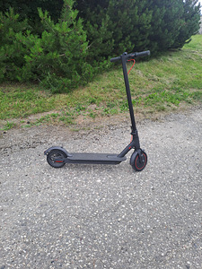 Xiaomi Mi Electric Scooter Pro (5 фото из 5)