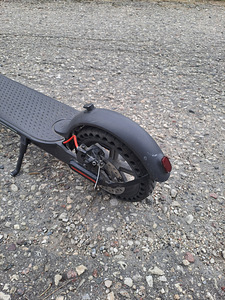 Xiaomi Mi Electric Scooter Pro (3 фото из 5)