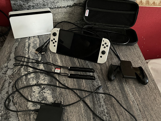 NINTENDO SWITCH OLED