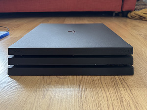 PlayStation 4 Pro (PS4 Pro) (2 фото из 3)