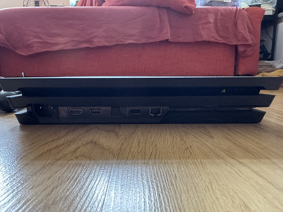 Playstation 4 pro (ps4 pro)