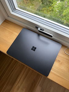 Продаётся Microsoft Surface Laptop 7th edition (3 фото из 3)