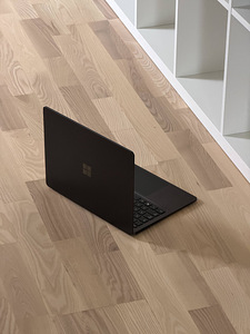 Продаётся Microsoft Surface Laptop 7th edition (1 фото из 3)