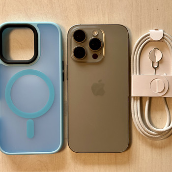 Apple iPhone 16 Pro Natural Titanium в хорошем состоянии, аккумулятор 100%.