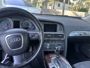 Audi A6 2004 (3 фото из 3)