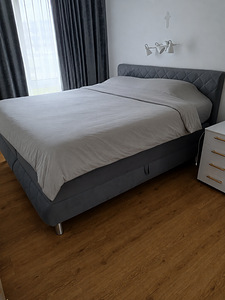 Продаётся качественная мягкая кровать 180 × 200 см с матрасо (1 фото из 1)