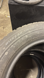 Lamellid Bridgestone Blizzak LM001 225/60/R17 (3 foto / 3)