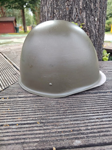 Autentne Külma sõja aegne teraskiiver (Originaal) (1 foto / 7)