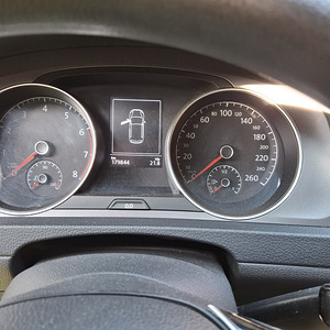 Vw golf 7 1,2TSI 63KW 2014 (3 foto / 7)