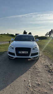 Audi Q7 3.0 TDI (2 фото из 7)