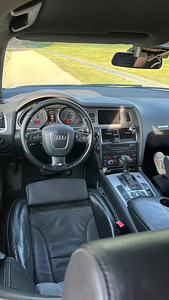 Audi Q7 3.0 TDI (7 фото из 7)