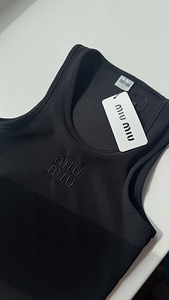 UUS! Miumiu maika XS-S must (1 foto / 3)