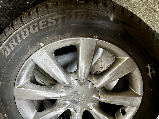 Müüa talverehvid koos velgedega 235/60 R18