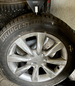 Müüa talverehvid koos velgedega 235/60 R18 (2 foto / 3)