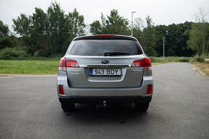Subaru Legacy/Outback 2.0D (10 фото из 11)