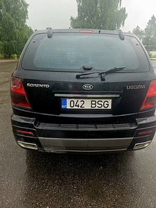 Kia Sorento 2005 (7 фото из 10)