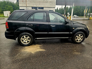 Kia Sorento 2005 (3 фото из 10)
