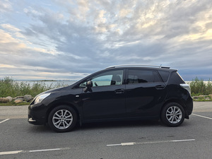 Toyota Verso (3 фото из 15)