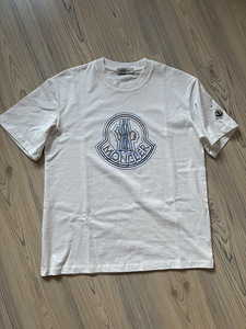 Moncler naiste t-särk, M (9 foto / 10)