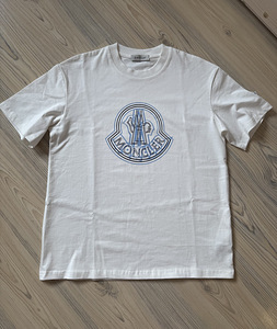 Moncler naiste t-särk, M (10 foto / 10)