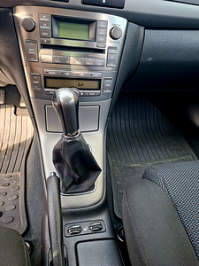 Toyota Avensis 1.8, 2008 (12 foto / 13)