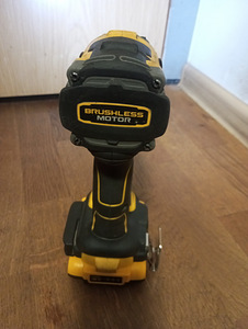 Dewalt dcf 860 (2 фото из 6)