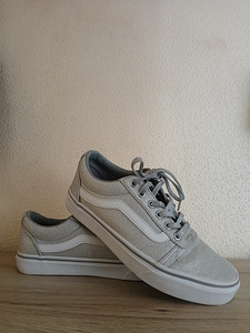 Vans (2 фото из 7)