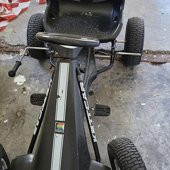 Laste pedaalauto