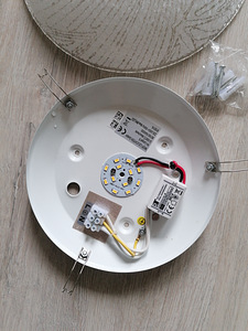 Потолочный светильник LED (2 фото из 3)