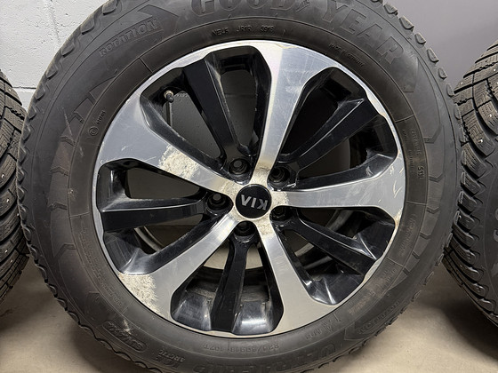 Originaalveljed Kia Sorento UM koos rehvidega