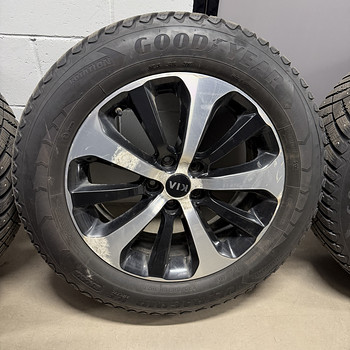Originaalveljed Kia Sorento UM koos rehvidega