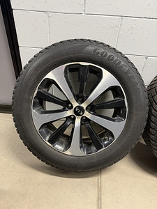 Originaalveljed Kia Sorento UM koos rehvidega (5 foto / 6)