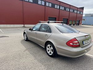 Mercedes-Benz E 200 1.8 120 кВт (3 фото из 11)