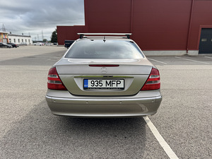 Mercedes-Benz E 200 1.8 120 кВт (4 фото из 11)