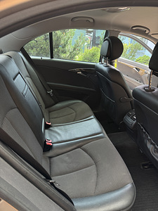 Mercedes-Benz E 200 1.8 120 кВт (9 фото из 11)