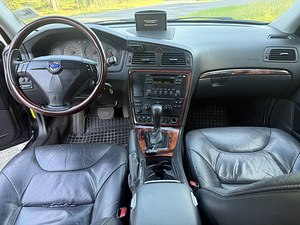 Volvo v70 2.4D 136KW пробег 300K (10 фото из 12)