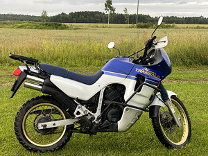 Honda Transalp XL 600V PD06 (2 foto / 8)