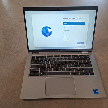 Latitude 5430 I5-1235U 16 ГБ 256 ГБ / 14,0 Full HD IPS
